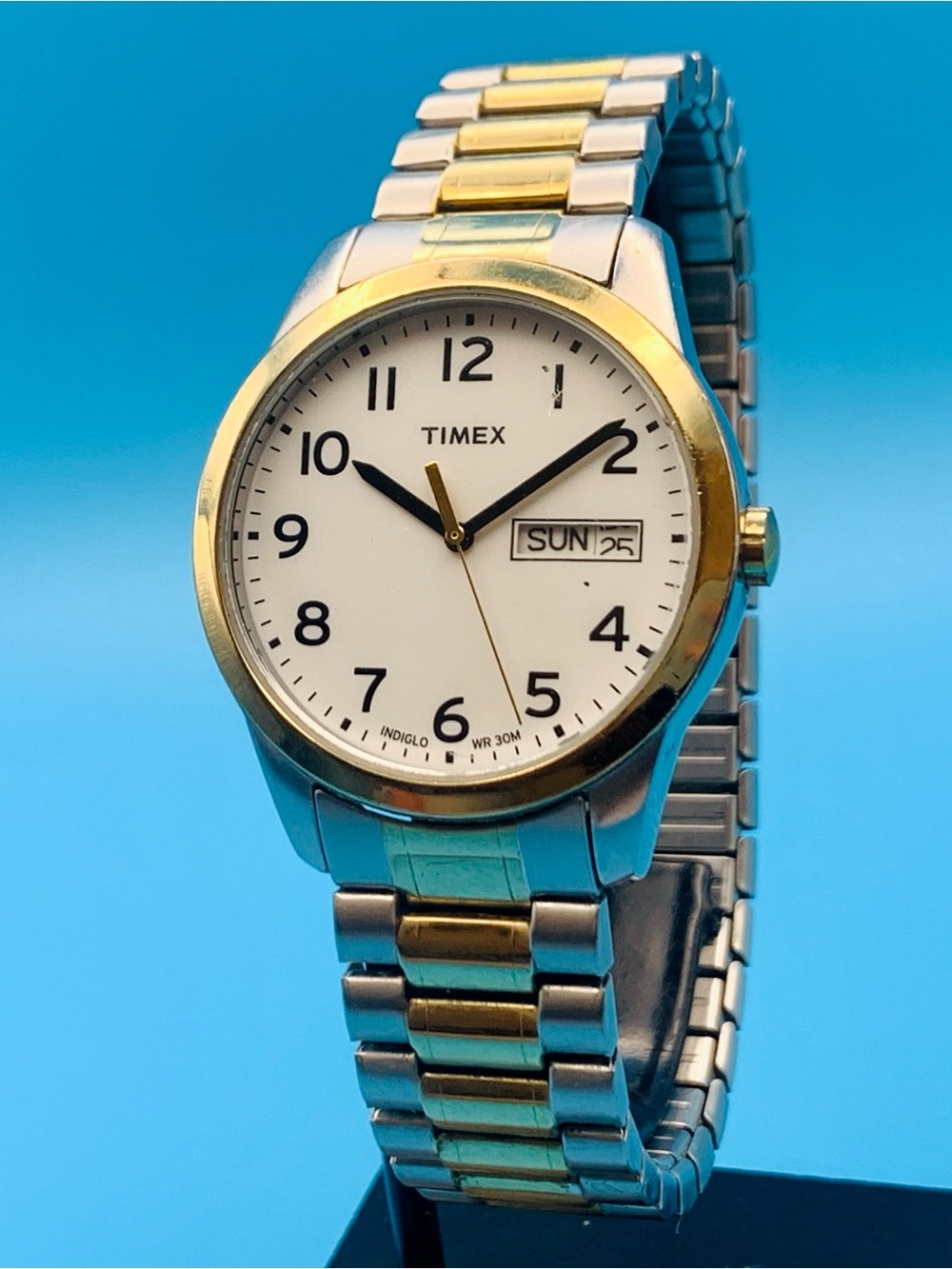 TIMEX Men’s 2012 Quartz Wristwatch Indiglo Easy Read Day Date Works New Battery